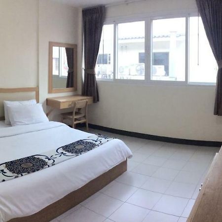 Nana Best Inn Bangkok Exterior photo