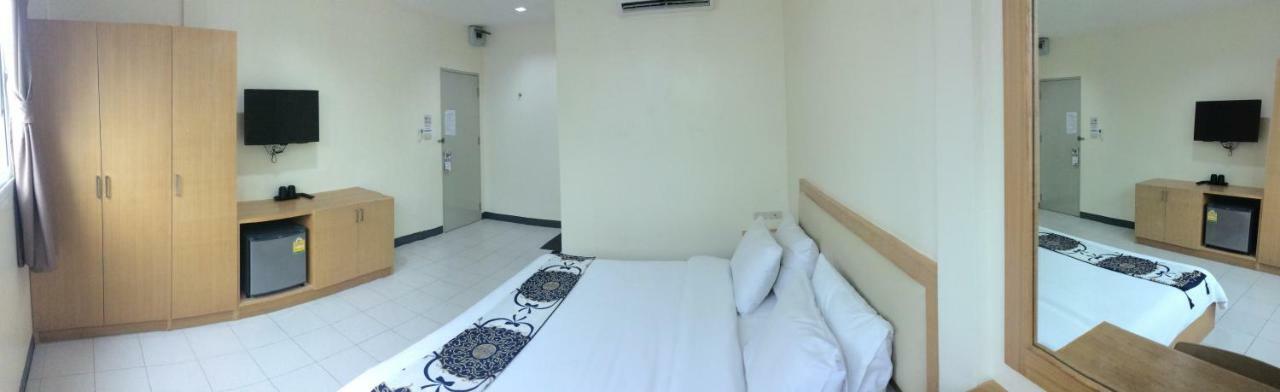 Nana Best Inn Bangkok Exterior photo