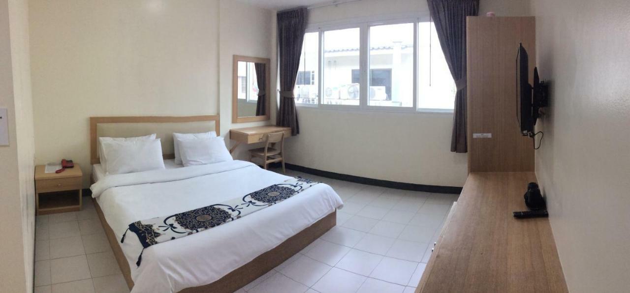 Nana Best Inn Bangkok Exterior photo